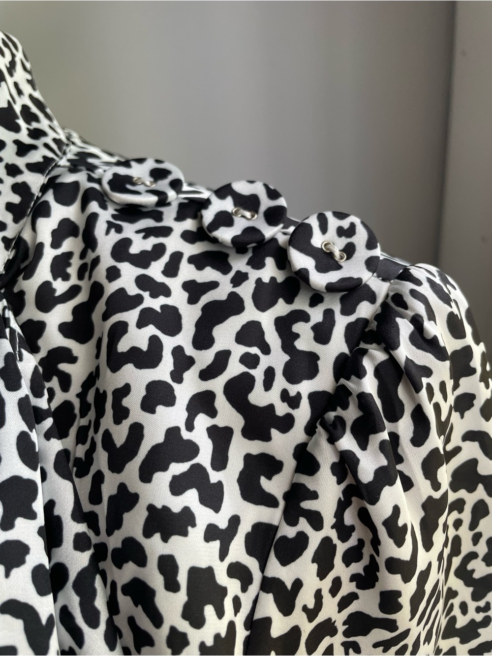 NWT Neiman Marcus Black and White Leopard-Print Long-Sleeve Midi Dress - Picture 9 of 12